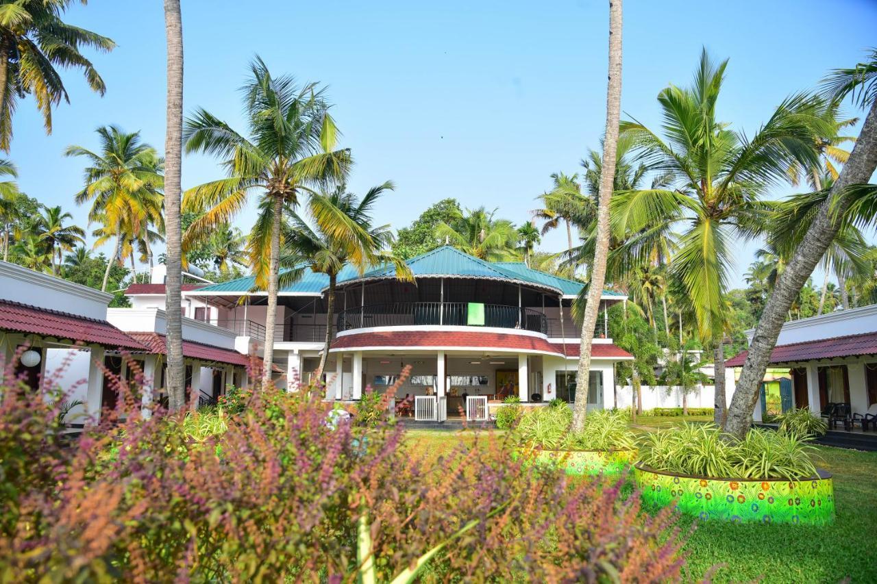 Voye Homes Majestic Retreat Resort Varkala Paravūr エクステリア 写真
